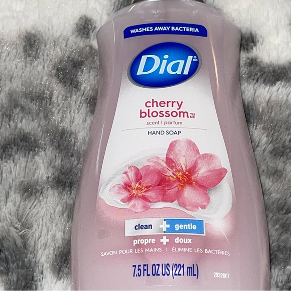 Dial hand soap - Picture 2 of 5